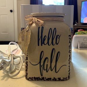 Scentsy “hello fall” warmer with gold leaf accent